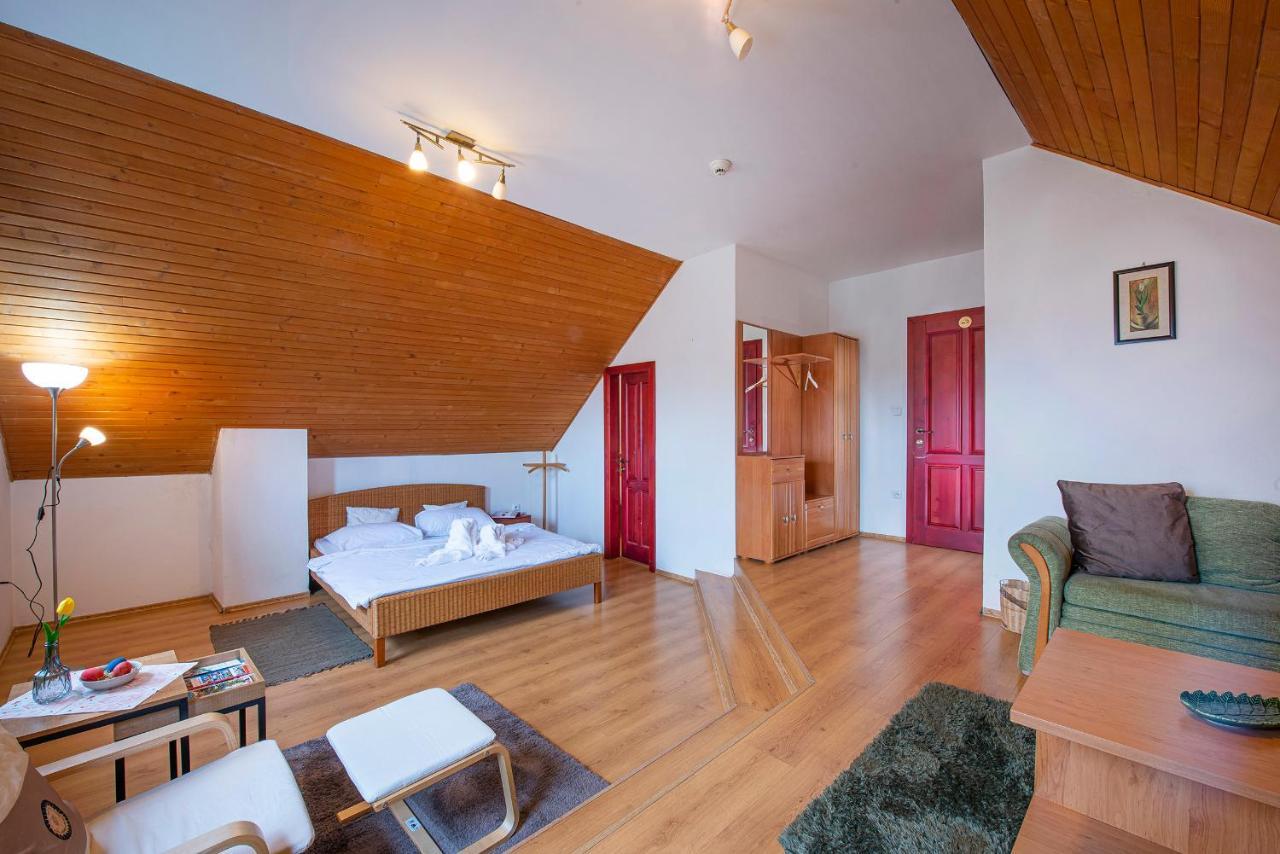 Penzion Familia Hotel Poprad Exterior photo